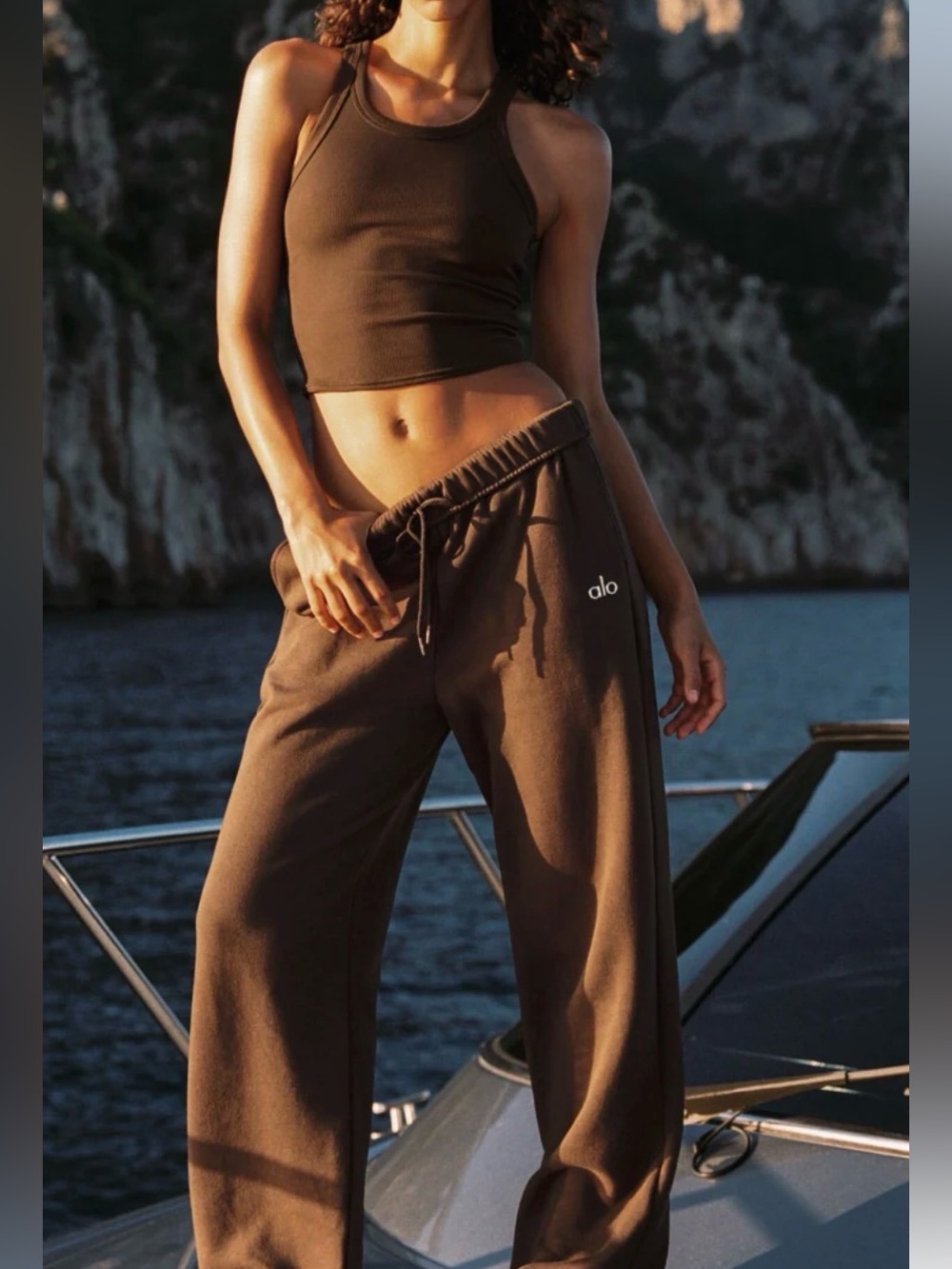 ALO Yoga Accolade Straight Leg pants
